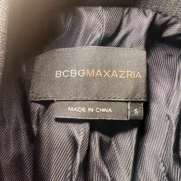 BCBG Max Azria Grey Wool Jacket/Skirt Suit Set with Black Zig Zag Detail Small - Picture 5 of 7